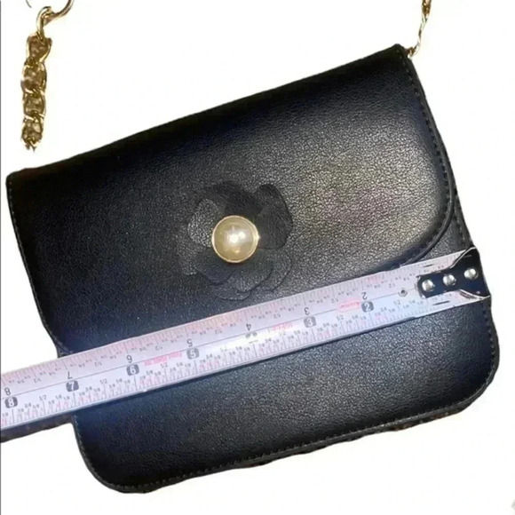 Crossbody Purse- SUPER CUTE - Picture 1 of 8